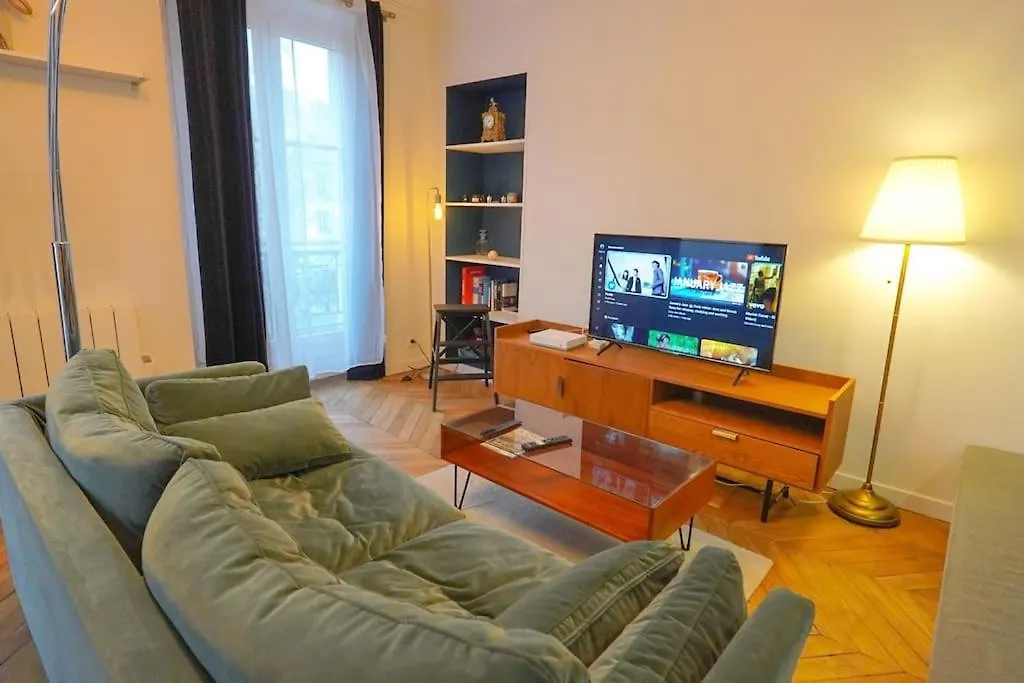 Cozy Spacious Flat@Pigalle Париж
