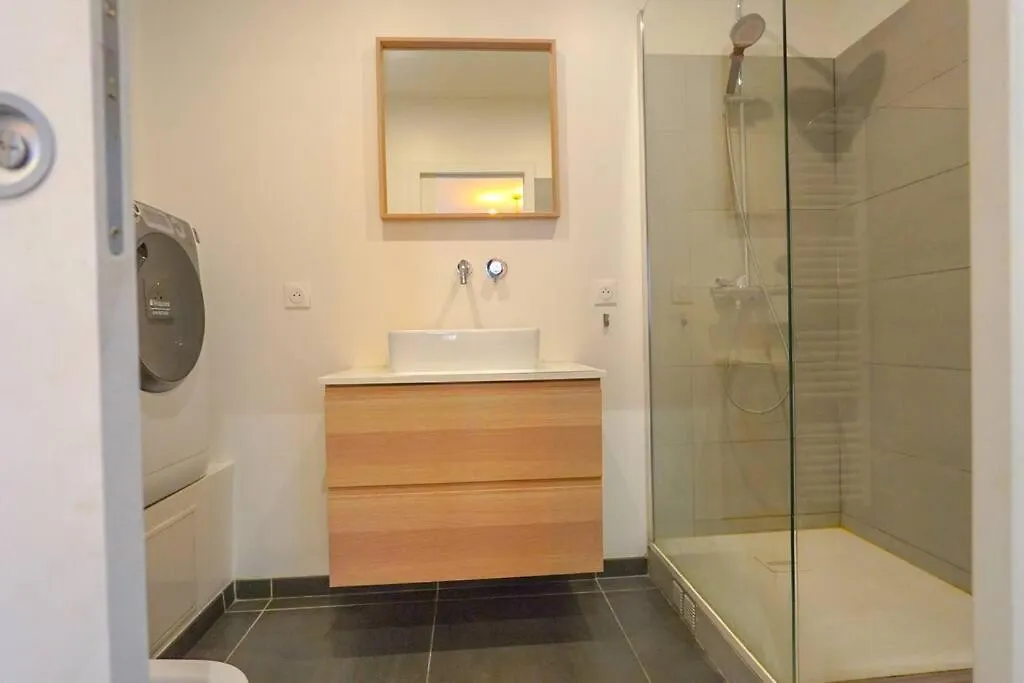 Cozy Spacious Flat@Pigalle Париж Апартаменты