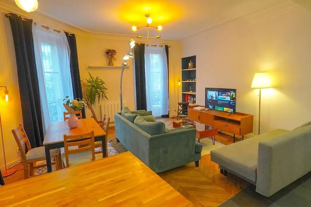 Cozy Spacious Flat@Pigalle Париж Апартаменты