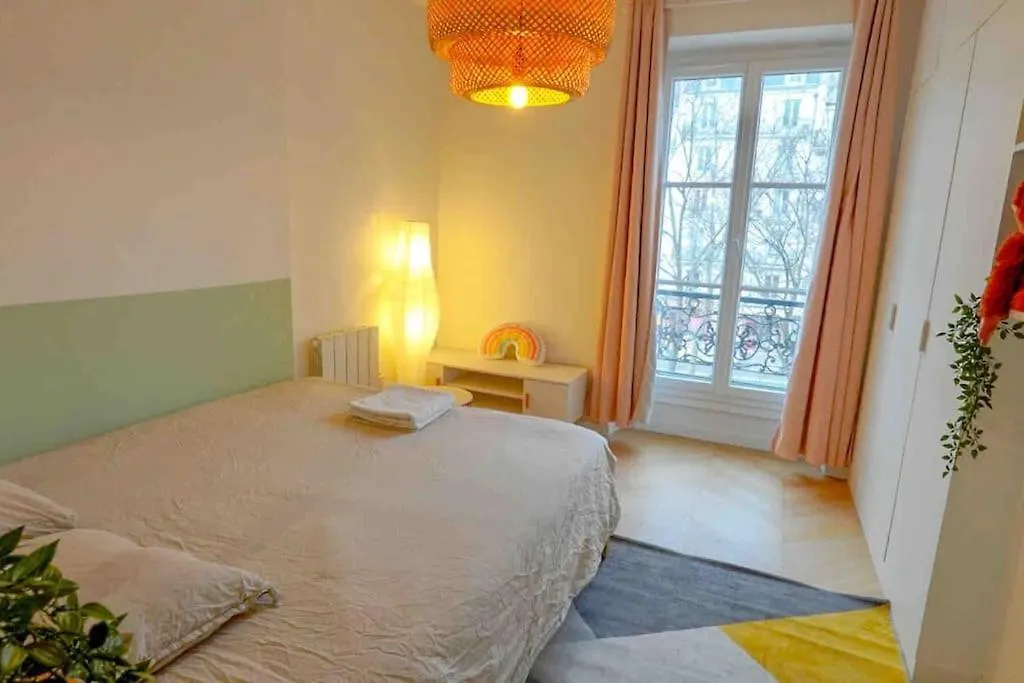 Cozy Spacious Flat@Pigalle Париж Апартаменты